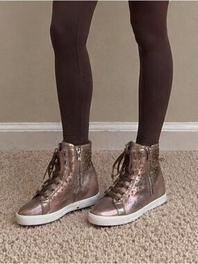 NWT Stuart Weitzman girls High-Top Wedge Sneakers with zipper, size 2